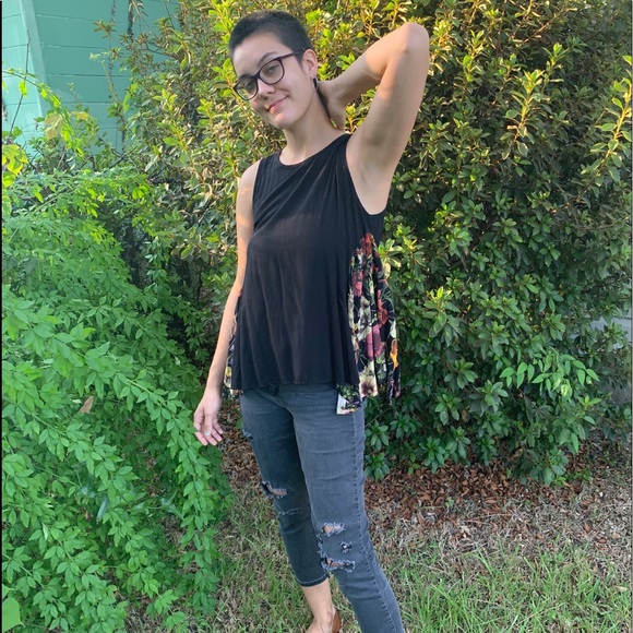 flowy floral and black tank - Picture 3 of 6